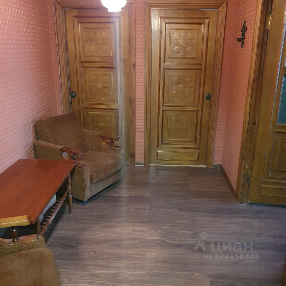 Продажа 3-комн квартиры на вторичном рынке улица Авиаторов, 6