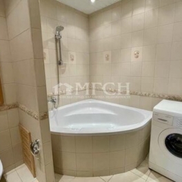 Продажа 3-комн квартиры на вторичном рынке ул Кравченко,  д. 14,  к. 1