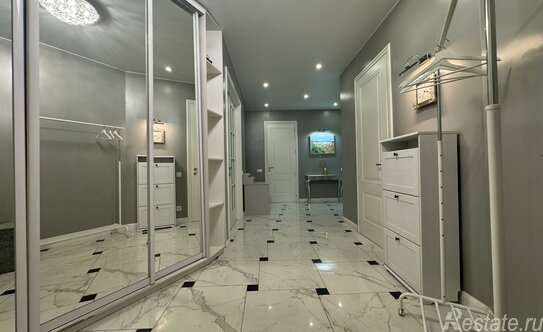 Продажа 3-комн квартиры на вторичном рынке Родионовская улица,  д. 18