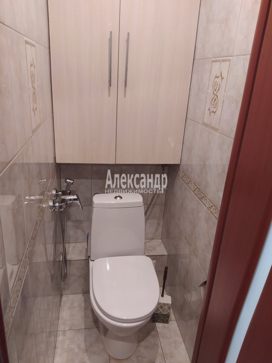 Продажа 3-комн квартиры на вторичном рынке Альпийский пер.,  д. 16