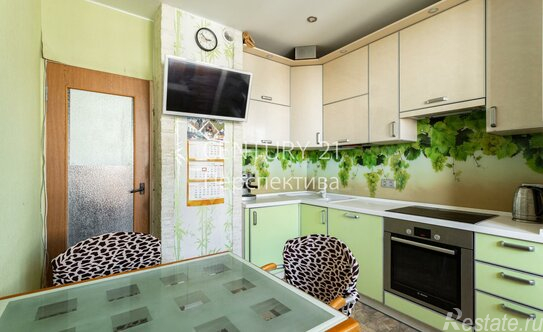 Продажа 3-комн квартиры на вторичном рынке Святоозёрская улица