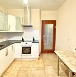 Продажа 1-комн квартиры на вторичном рынке Космонавтов пр-кт,  д. 61 к2