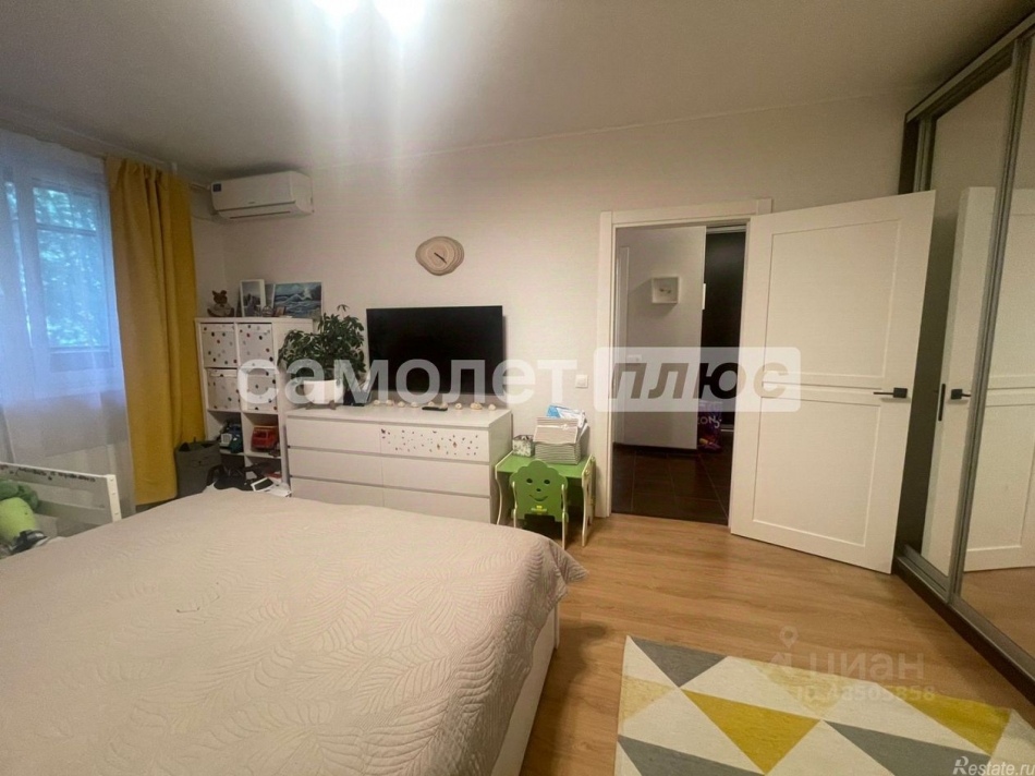 Продажа 1-комн квартиры на вторичном рынке улица Генерала Белобородова,  д. 20 к1