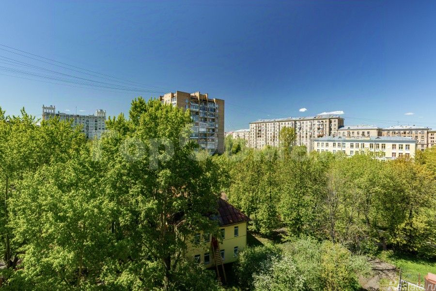 Продажа 3-комн квартиры на вторичном рынке улица Космонавта Волкова,  д. 5Б с2