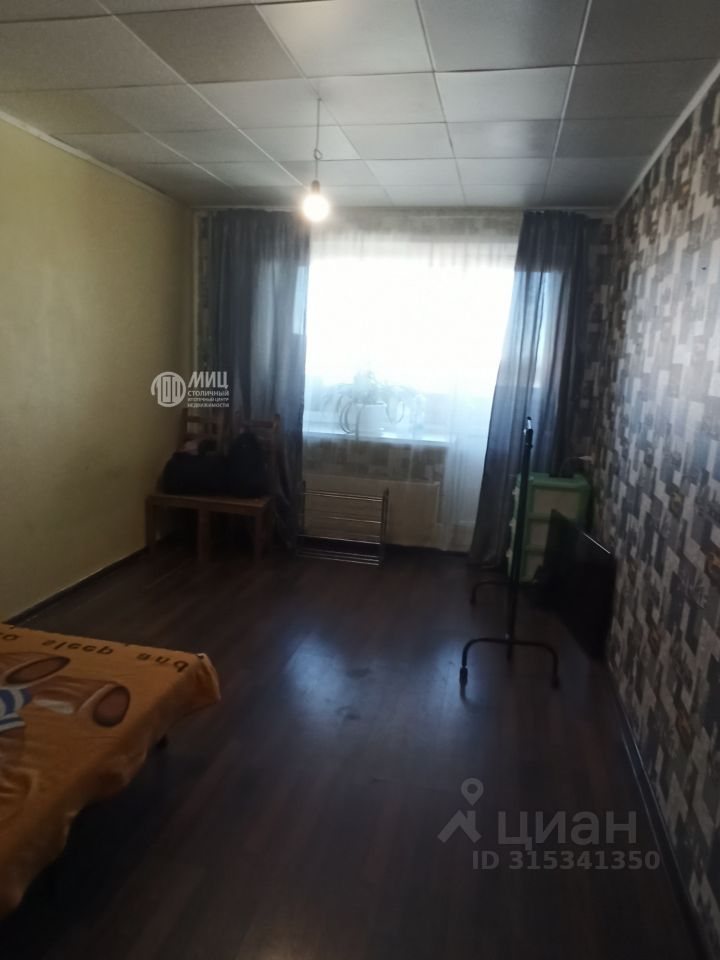 Продажа 2-комн квартиры на вторичном рынке Поварово пгт, улица Школьная, 11