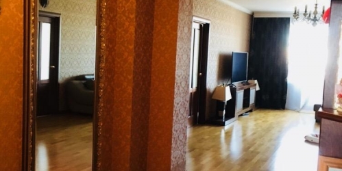 4-комн квартира Павловск г, Луначарского ул ,  д. 98,  к. 1