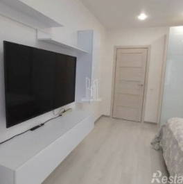 Продажа 2-комн квартиры на вторичном рынке Ветеранов пр-кт,  д. 179