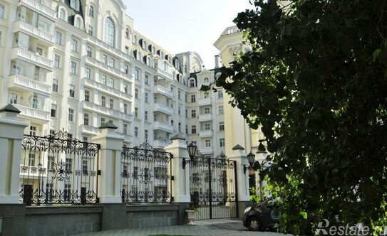 Продажа 4-комн квартиры на вторичном рынке улица Остоженка,  д. 25