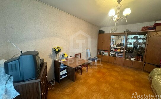 Продажа 4-комн квартиры на вторичном рынке улица Подвойского,  д. 48