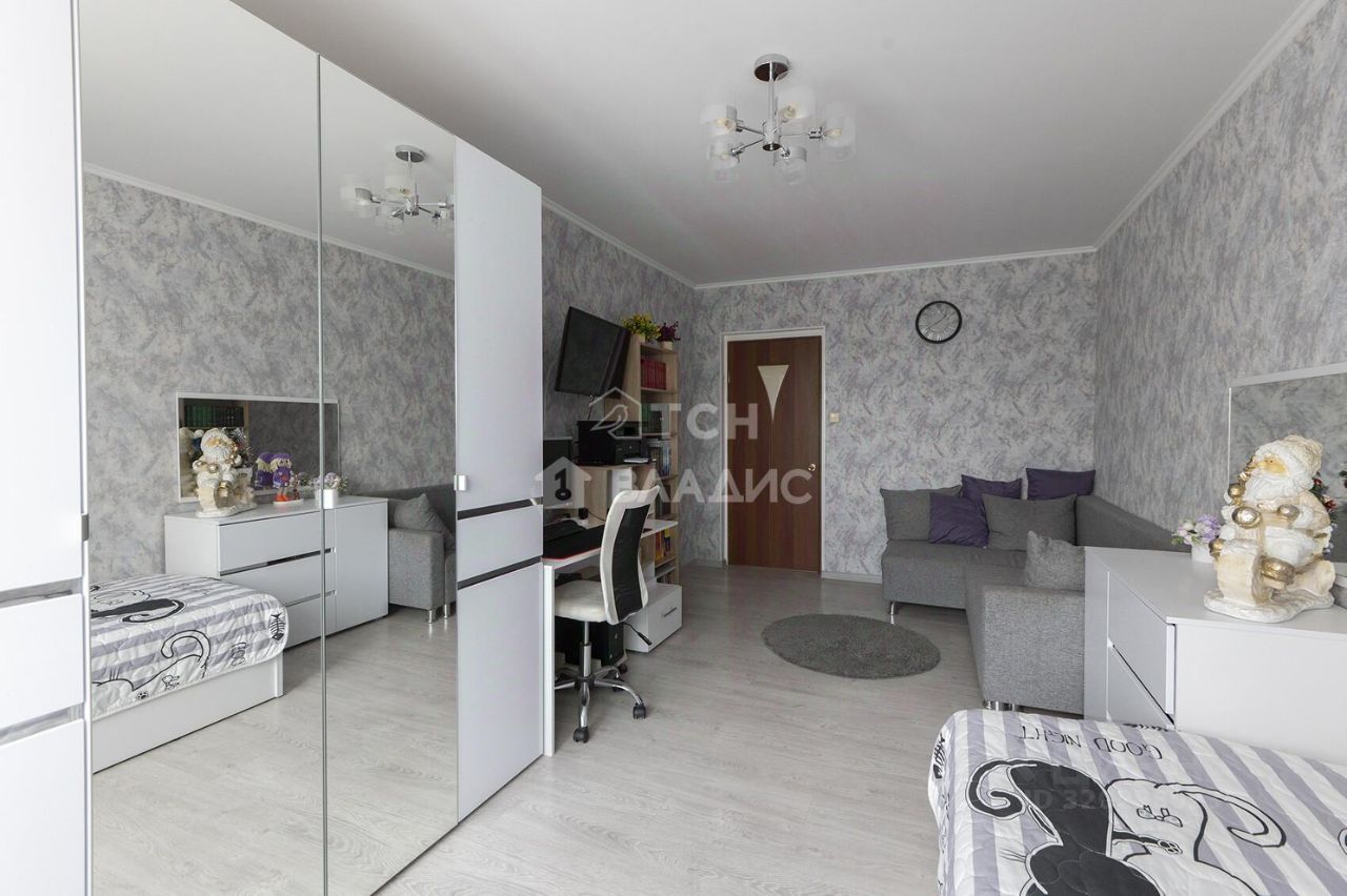 Продажа 2-комн квартиры на вторичном рынке Лесной пгт, улица Советская, 3Вк1