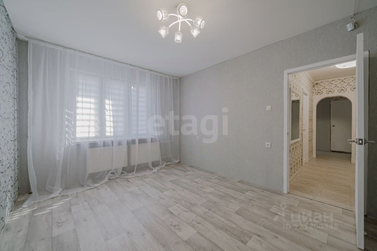 Продажа 3-комн квартиры на вторичном рынке улица Маршала Захарова, 16к3