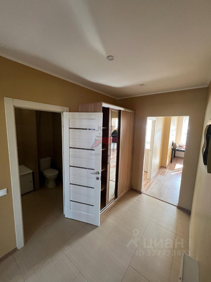 Продажа 2-комн квартиры на вторичном рынке Нахабино пгт, улица Белобородова, 6