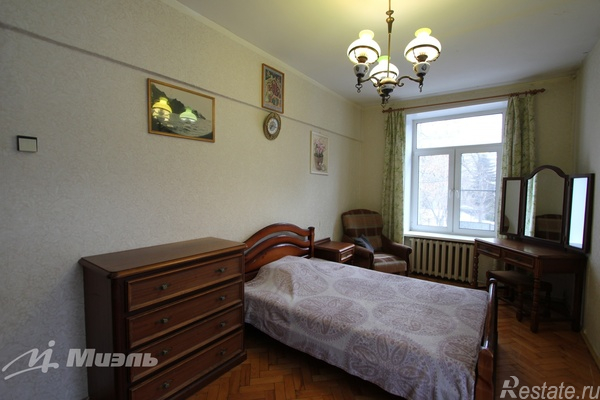 Продажа 2-комн квартиры на вторичном рынке Серпов пер,  д. 3к5