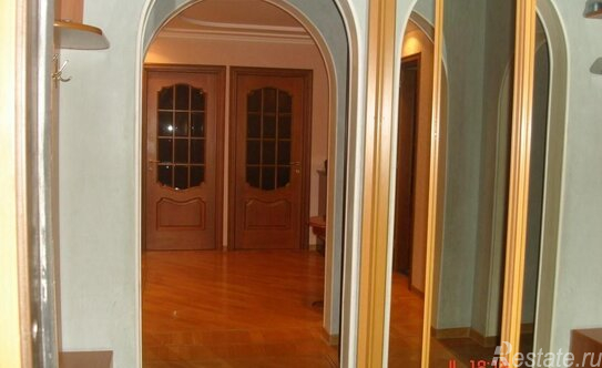 Аренда 3-комн квартиры на вторичном рынке Очаковский 1-й пер,  д. 1