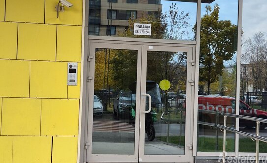 Продажа 4-комн квартиры на вторичном рынке Нахимовский пр-кт,  д. 73