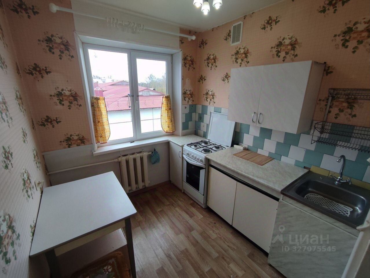 Продажа 2-комн квартиры на вторичном рынке Приморск, Комсомольская улица, 3
