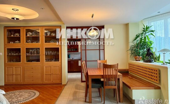 Продажа 4-комн квартиры на вторичном рынке улица Крылатские Холмы,  д. 47