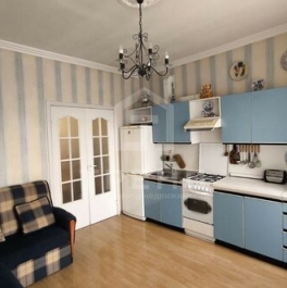 Продажа 2-комн квартиры на вторичном рынке улица Стахановцев,  д. 4