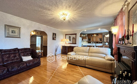 Продажа 4-комн квартиры на вторичном рынке Долгоозёрная улица