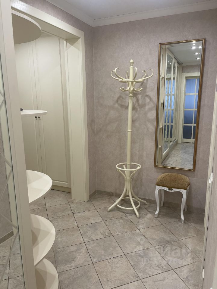 Продажа 4-комн квартиры на вторичном рынке улица Полины Осипенко, 16