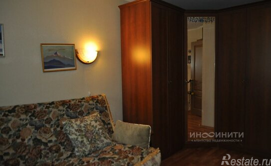 Продажа 1-комн квартиры на вторичном рынке Синичкина 2-я ул,  д. 13