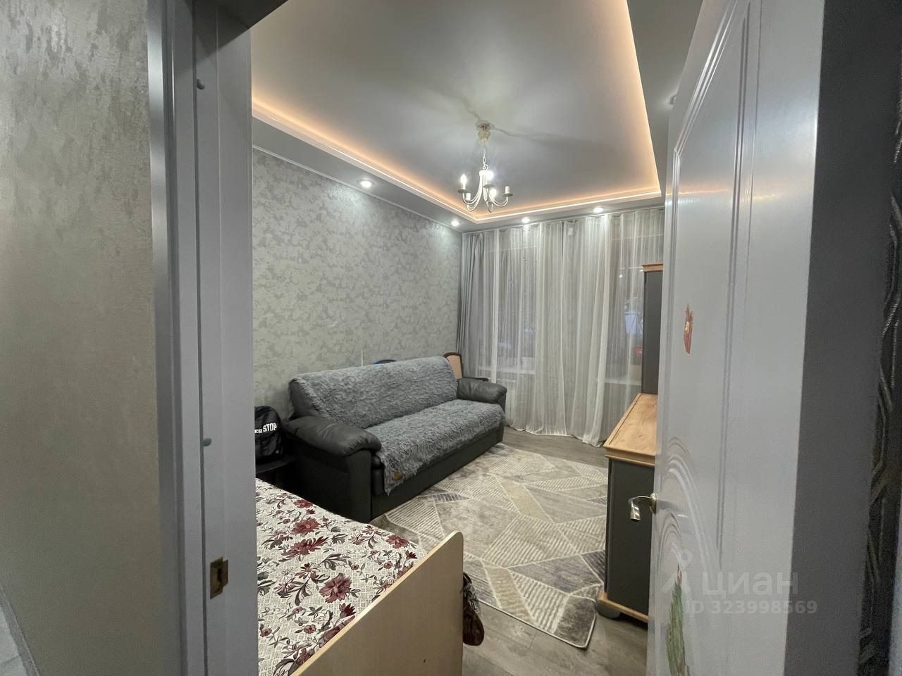 Продажа 3-комн квартиры на вторичном рынке 17-я Васильевского острова линия, 28