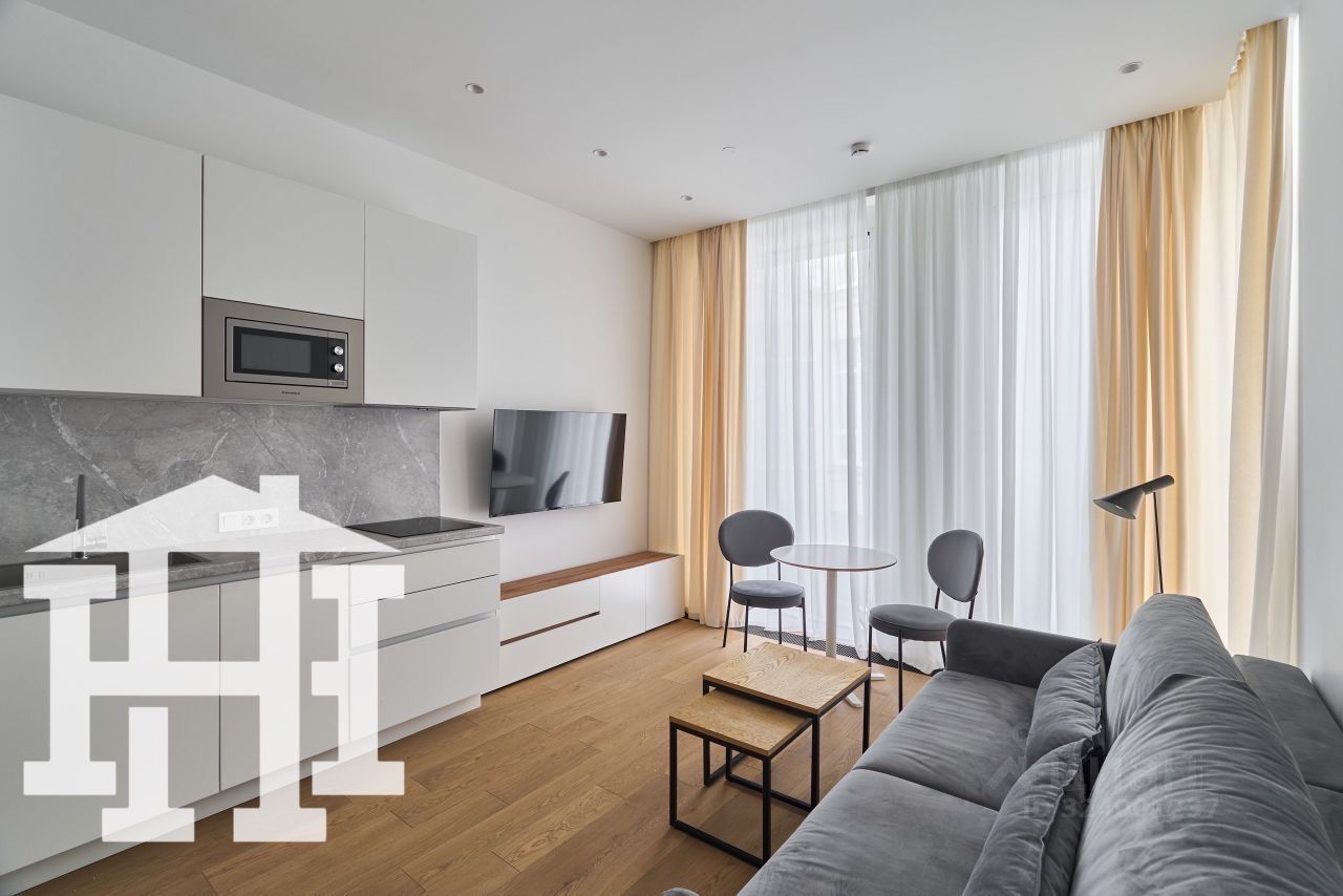 Аренда 2-комн квартиры на вторичном рынке Славянская площадь, 2/5с1