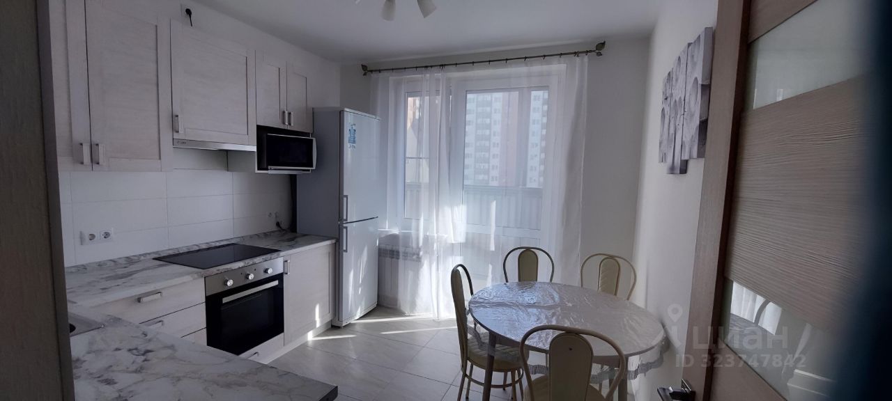 Аренда 2-комн квартиры на вторичном рынке улица Кварцевая, 4к4