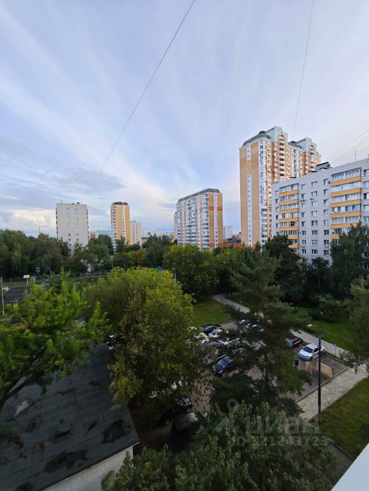 Продажа 3-комн квартиры на вторичном рынке улица 50 лет Октября, 19К2