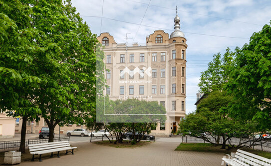 Продажа 1-комн квартиры на вторичном рынке улица Блохина,  д. 3/1