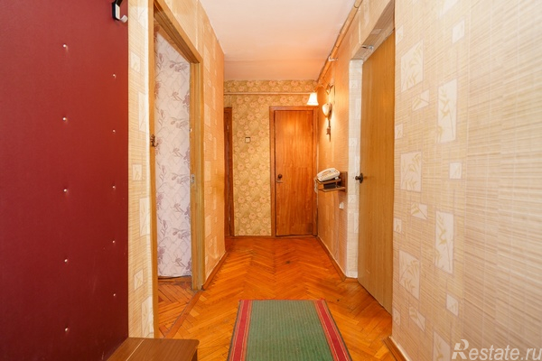 Продажа 3-комн квартиры на вторичном рынке Чекистов ул,  д. 38