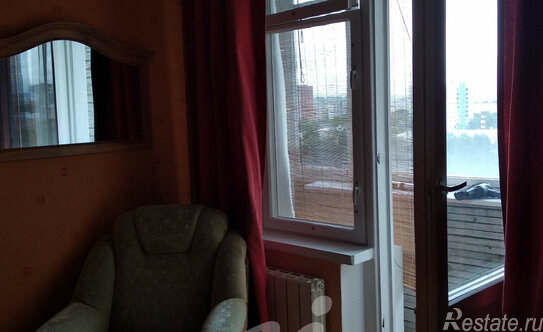 Аренда 2-комн квартиры на вторичном рынке Изумрудная улица,  д. 4