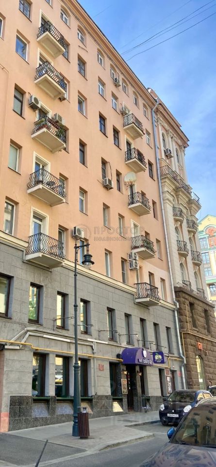 Продажа 4-комн квартиры на вторичном рынке Благовещенский переулок, 5