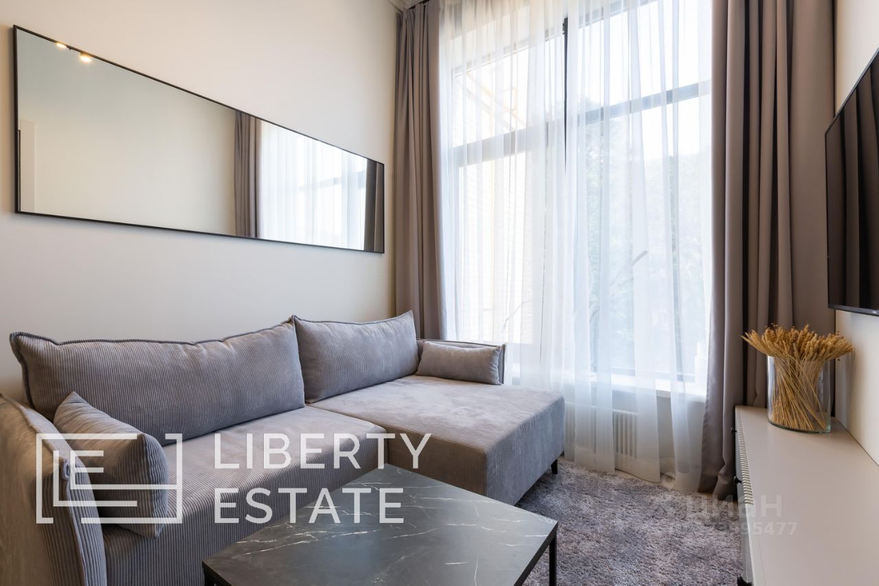 Аренда 2-комн квартиры на вторичном рынке Большая Никитская улица, 49