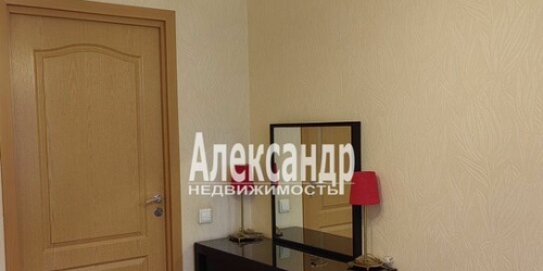 3-комн квартира улица Шаврова,  д. 17