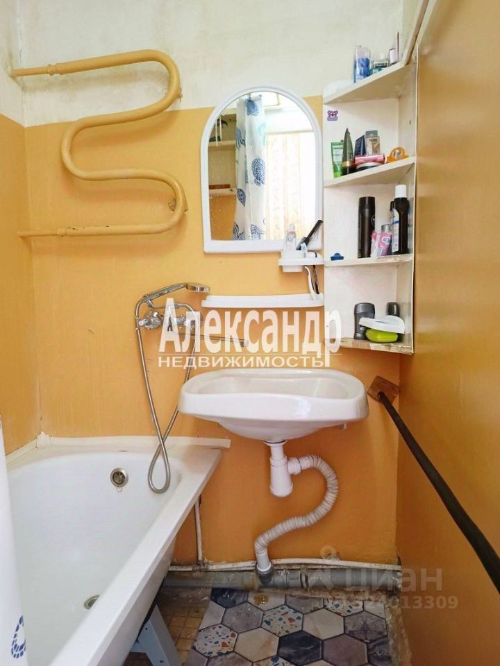 Продажа 1-комн квартиры на вторичном рынке Выборг, улица Рубежная, 27