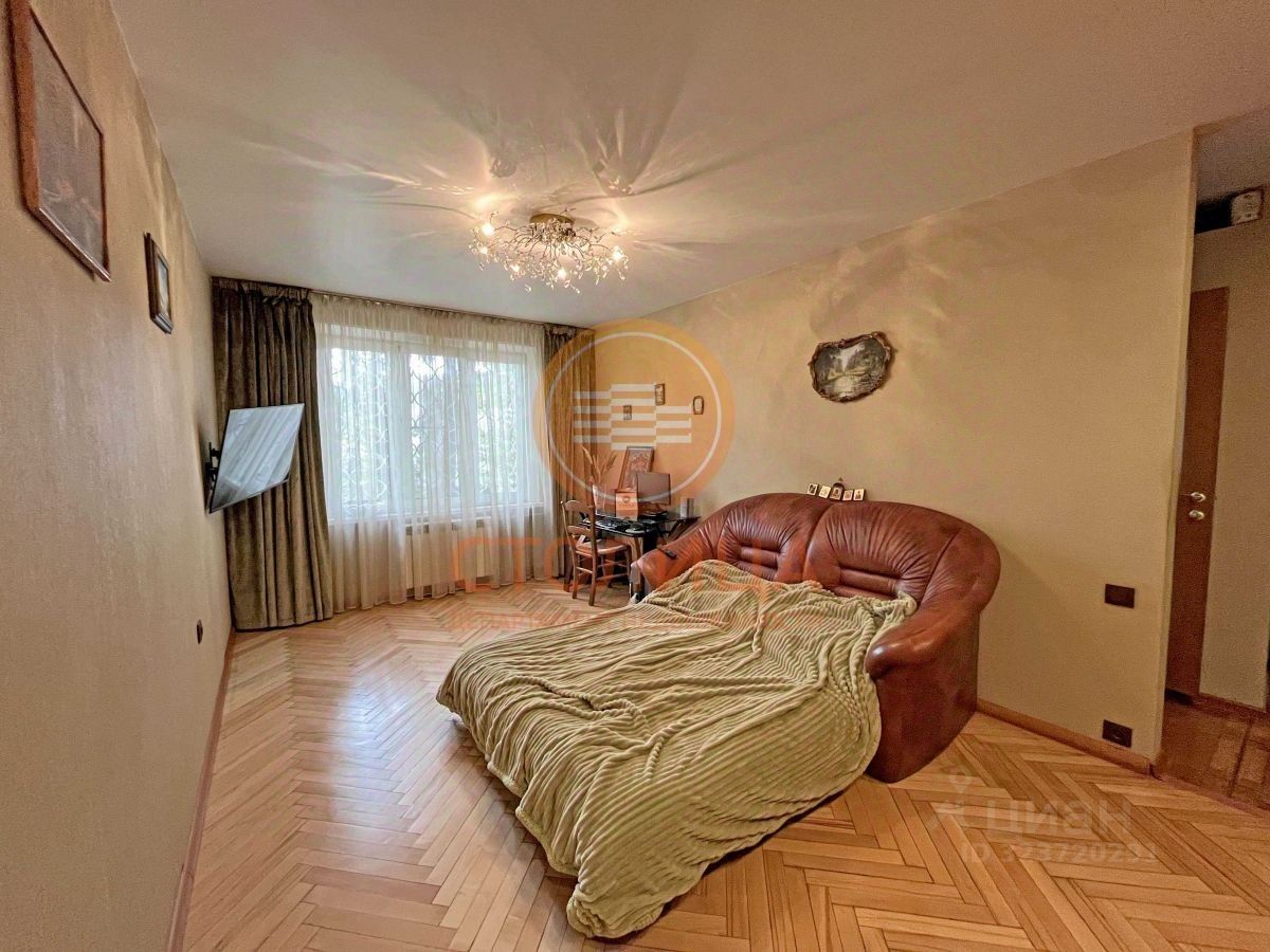 Аренда 1-комн квартиры на вторичном рынке Новоясеневский проспект, 19К4