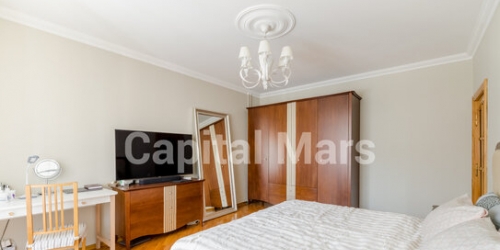 4-комн квартира Старокачаловская улица,  д. 18