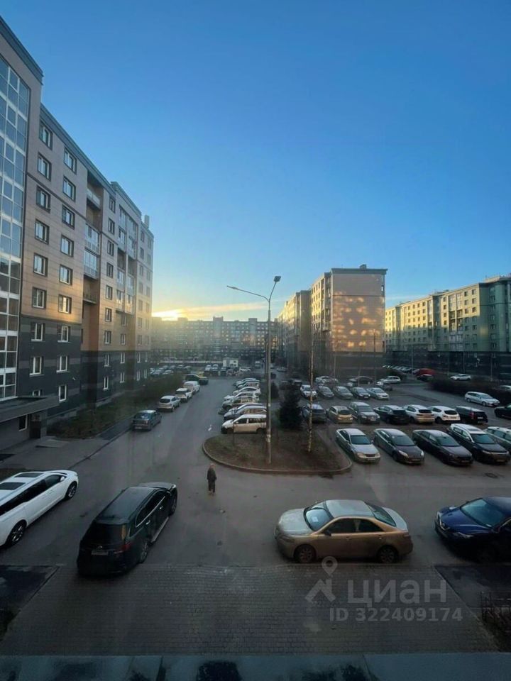 Продажа 2-комн квартиры на вторичном рынке пос. Шушары, Славянка тер., шоссе Колпинское, 38к1