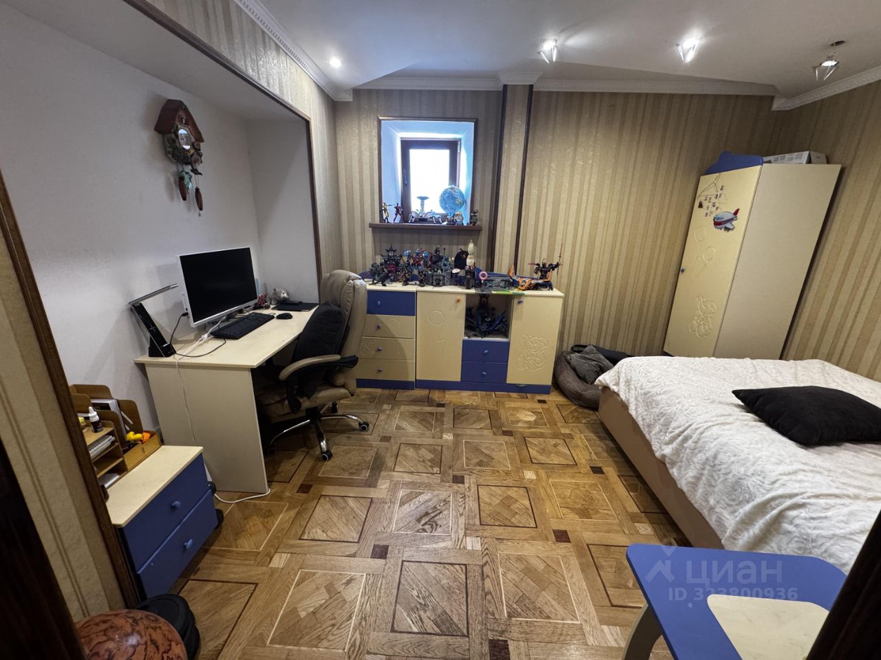 Продажа 4-комн квартиры на вторичном рынке Западный мкр, улица Рабочая, 58