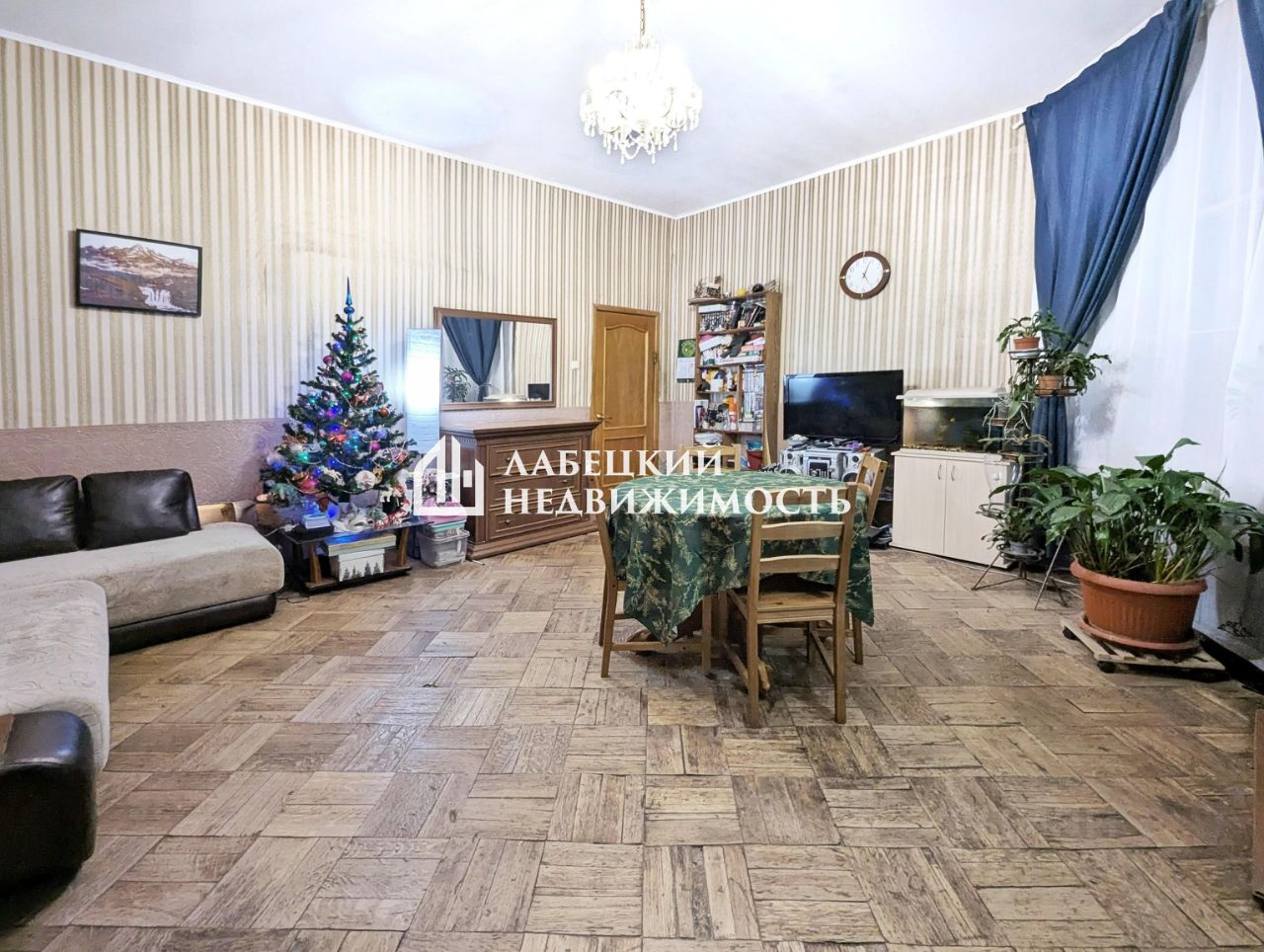 Продажа 5-комн квартиры на вторичном рынке 14-я Васильевского острова линия, 11/38
