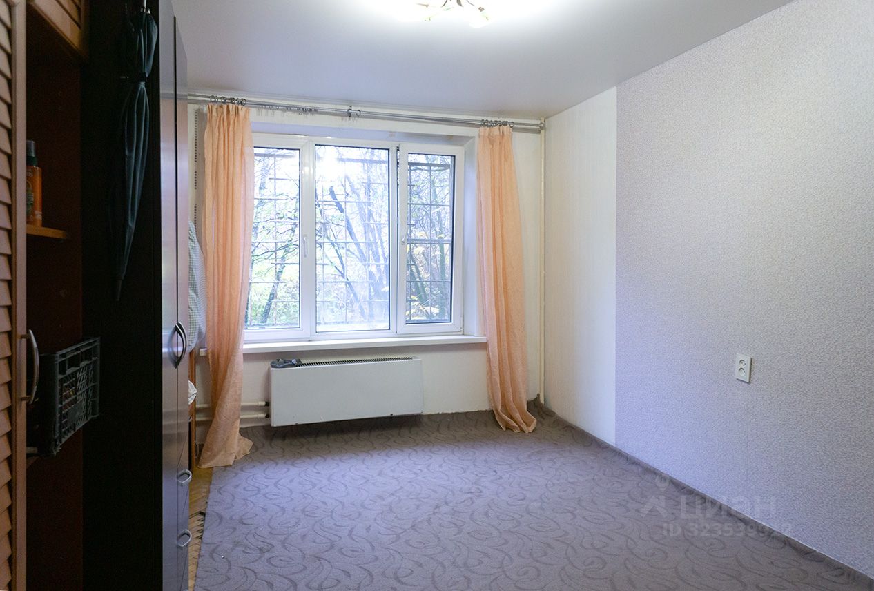 Продажа 2-комн квартиры на вторичном рынке Профсоюзная улица, 136К2