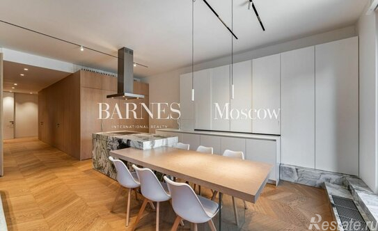 Продажа 4-комн квартиры на вторичном рынке улица Льва Толстого,  д. 23 к1