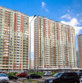Продажа 3-комн квартиры на вторичном рынке Железнодорожный, улица Струве,  д. 7