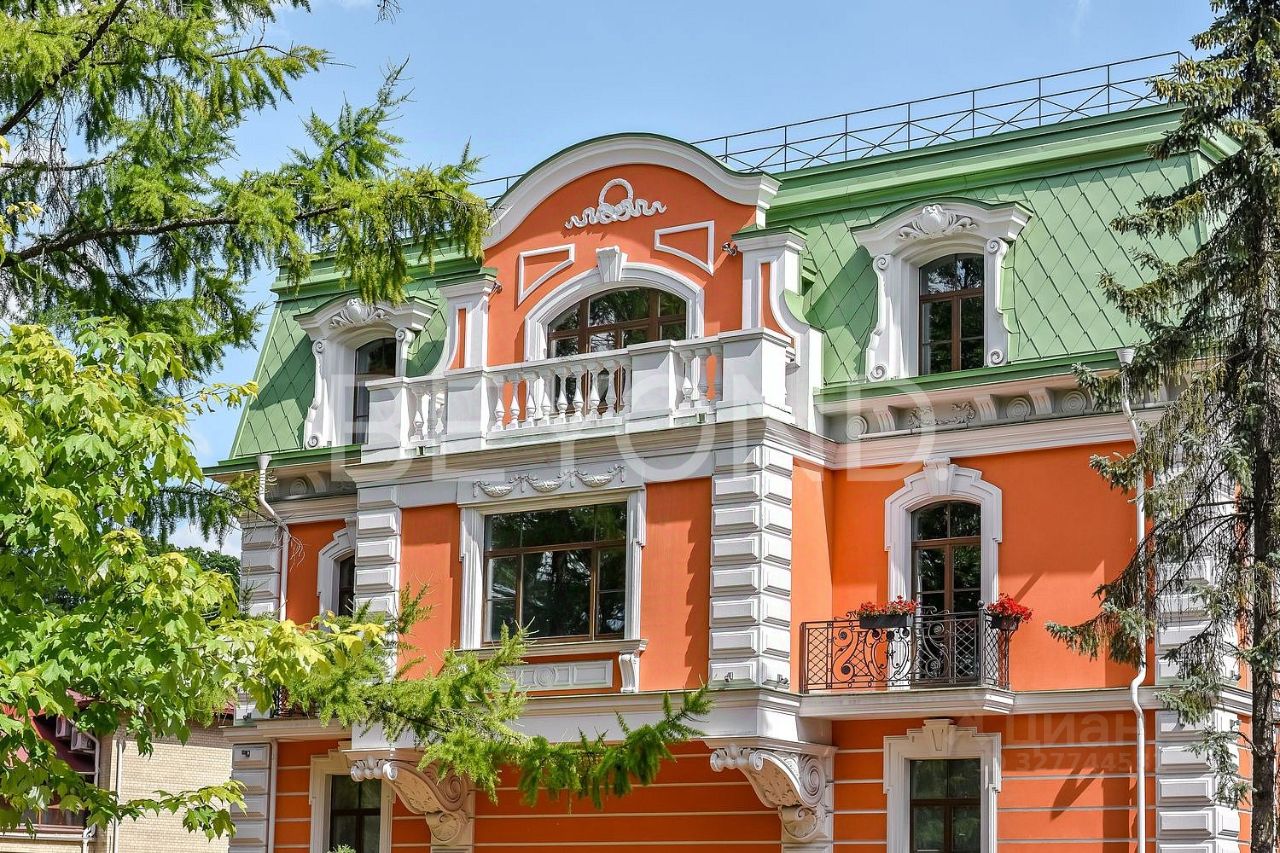 Продажа 4-комн квартиры на вторичном рынке Санаторная аллея, 3