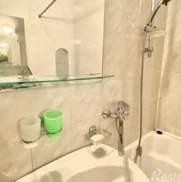 Продажа 2-комн квартиры на вторичном рынке проспект Авиаконструкторов,  д. 18 к1