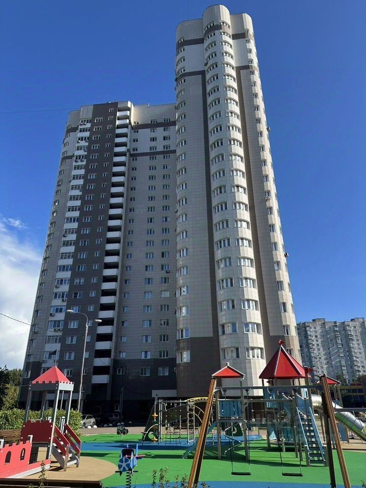 Продажа 2-комн квартиры на вторичном рынке улица Крылатские Холмы, 24