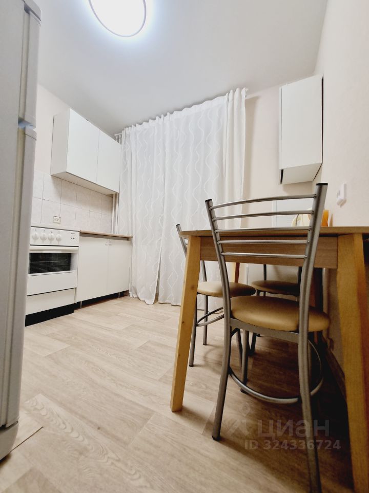 Аренда 1-комн квартиры на вторичном рынке Брестский бульвар, 11/36