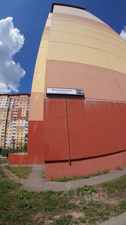 Продажа 3-комн квартиры на вторичном рынке Новые Островцы мкр, д. Островцы, улица Баулинская, 12