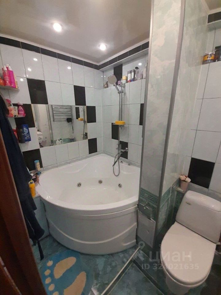 Продажа 2-комн квартиры на вторичном рынке Тихорецкий проспект, 33К2